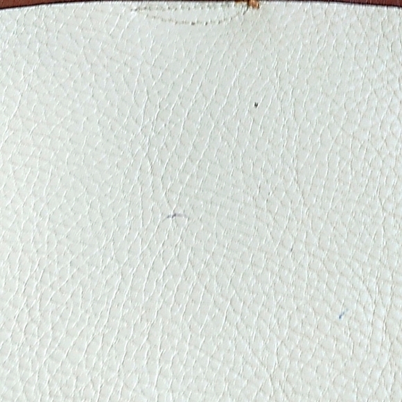 VTG COACH CREAM LEATHER CROSSBODY 9LX11W. - Picture 9 of 11